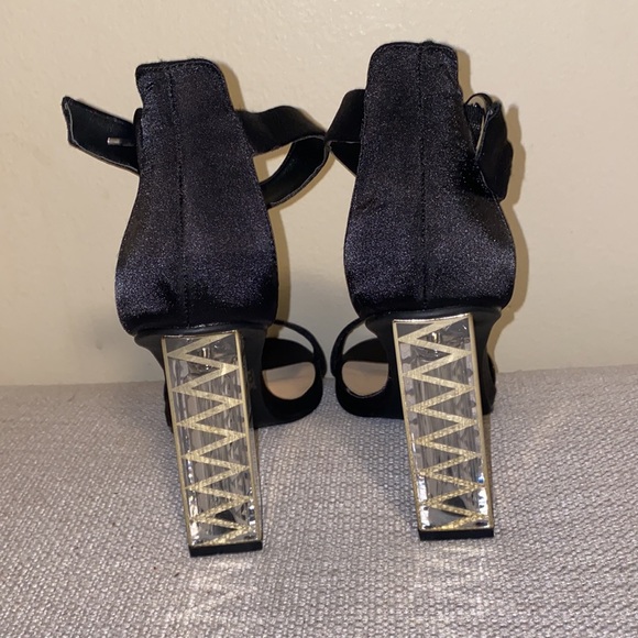 Black & gold heels - Picture 3 of 3